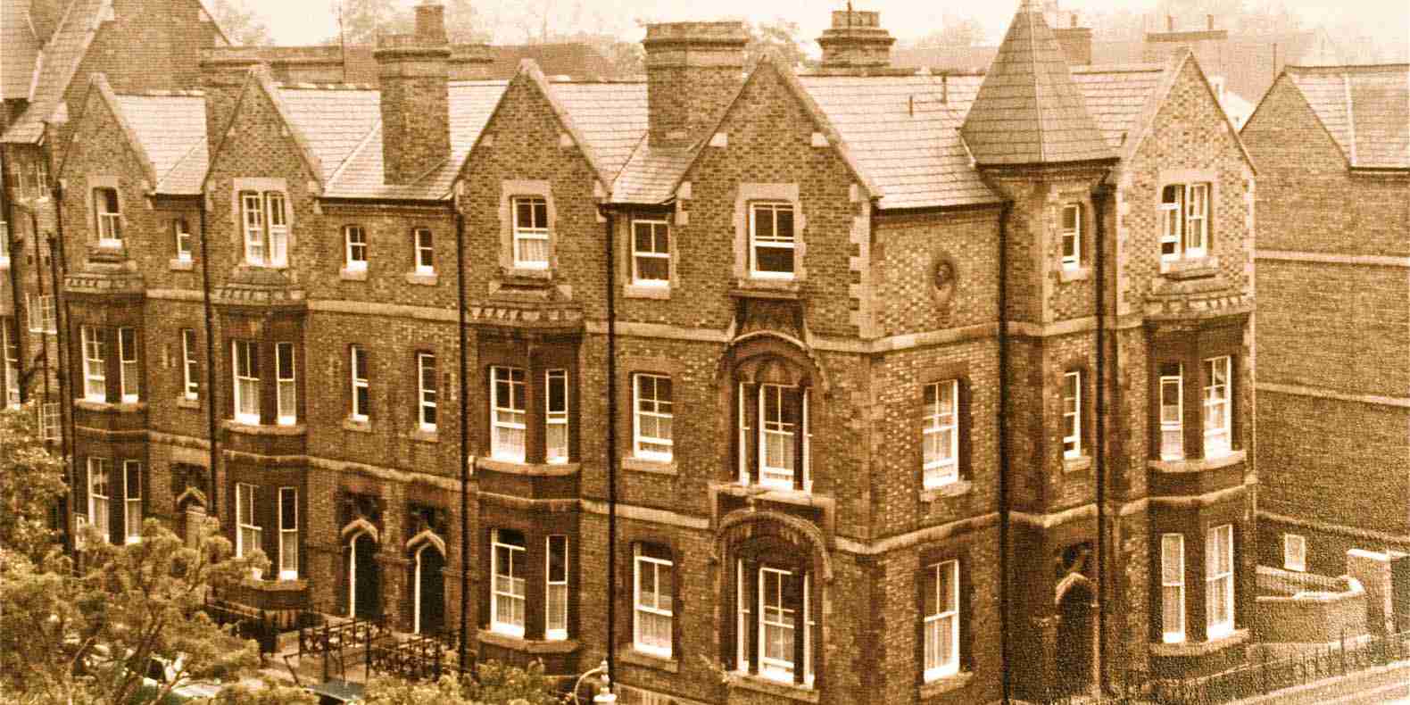 Old photograph of Rewley House on Wellington Square, the home of Oxford Lifelong Learning.